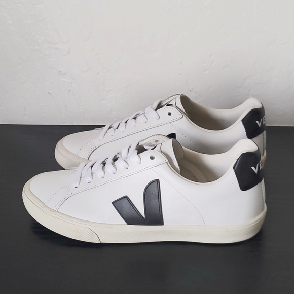 Veja Shoes - VEJA 'Esplar' Sneakers
